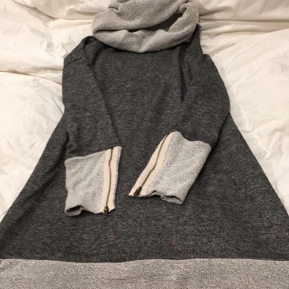 Long shirt good to wear with leggings.